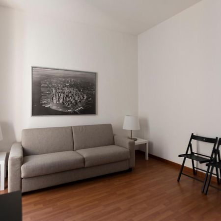 Brera - Fiori Chiari Charme Apartment Μιλάνο Δωμάτιο φωτογραφία