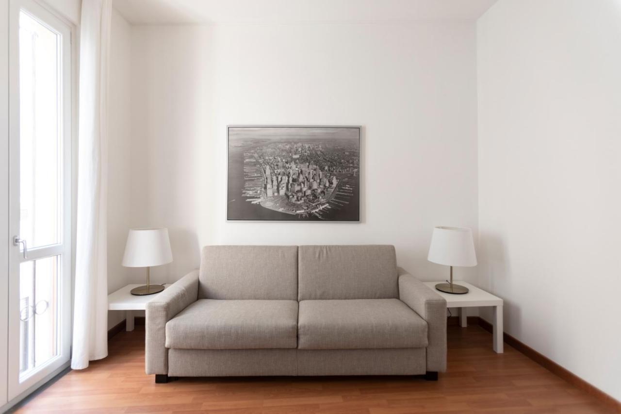 Brera - Fiori Chiari Charme Apartment Μιλάνο Δωμάτιο φωτογραφία